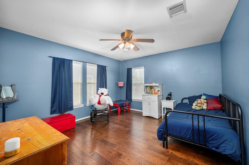 2022 Bailey St, Houston TX  77019-4543 exterior