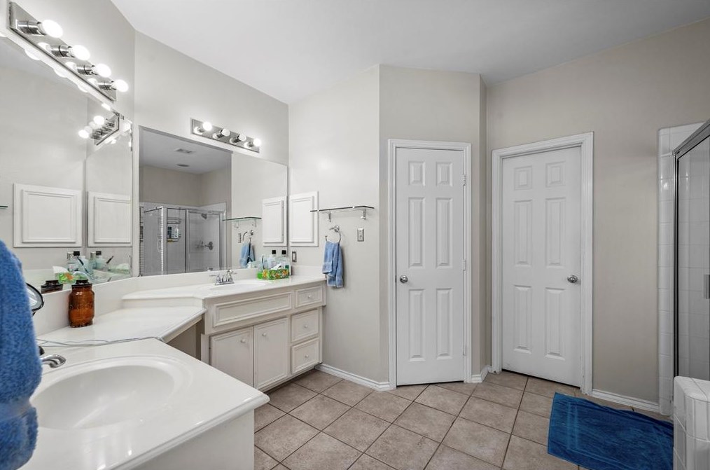 2022 Bailey St, Houston TX  77019-4543 exterior