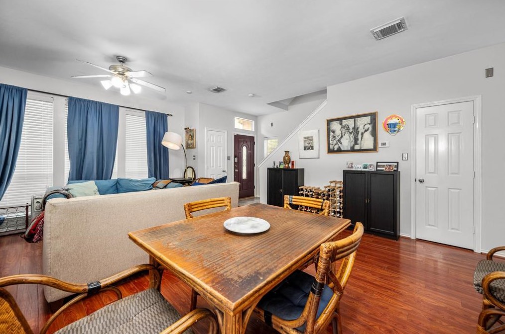 2022 Bailey St, Houston TX  77019-4543 exterior