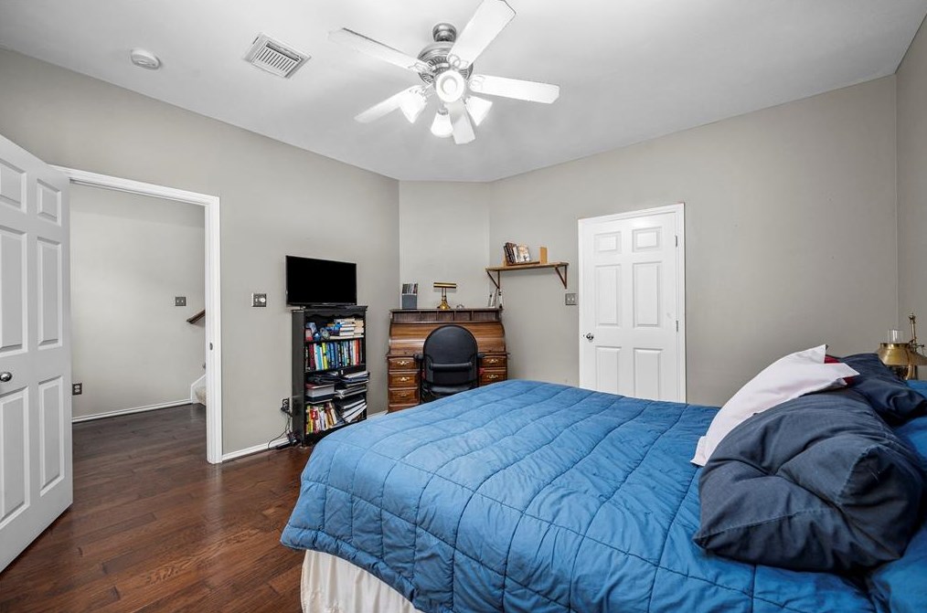 2022 Bailey St, Houston TX  77019-4543 exterior