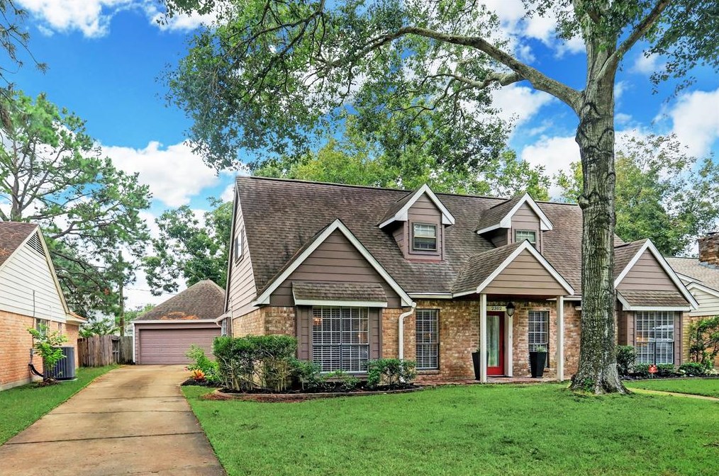 2302 Greyburn Ln, Houston, TX 77080-5215