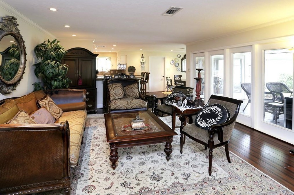 602 Hallie Dr, Houston, TX 77024