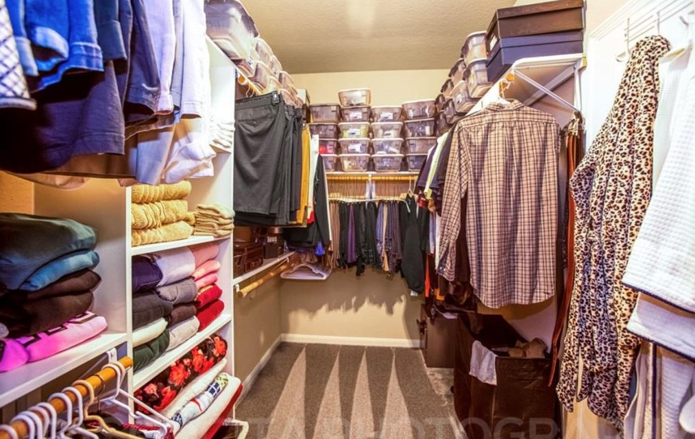 13730 Windsor Gdn Ln, Houston TX  77044-1061 exterior