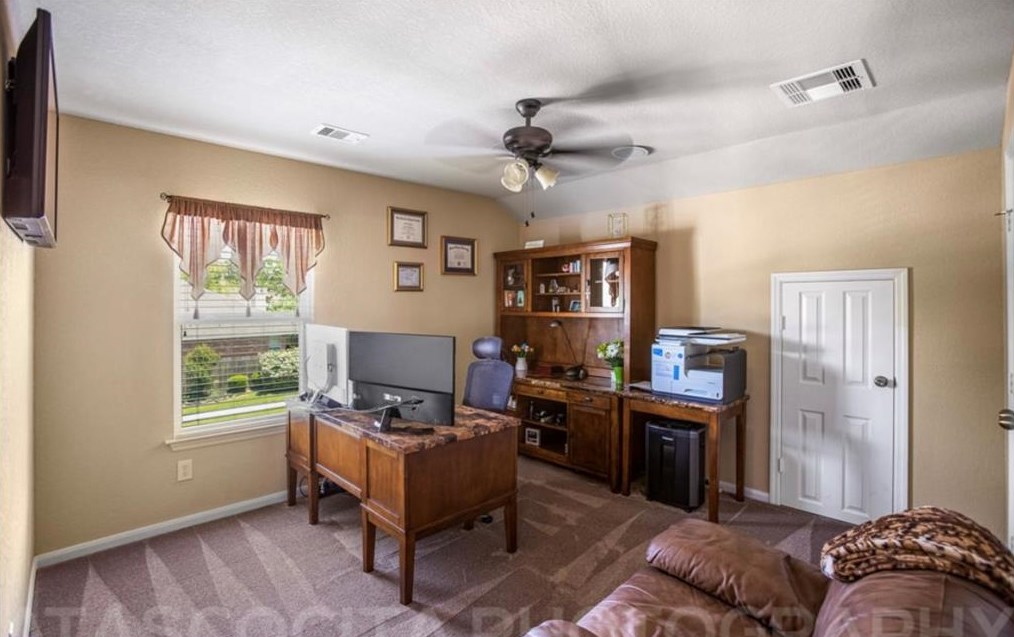 13730 Windsor Gdn Ln, Houston TX  77044-1061 exterior