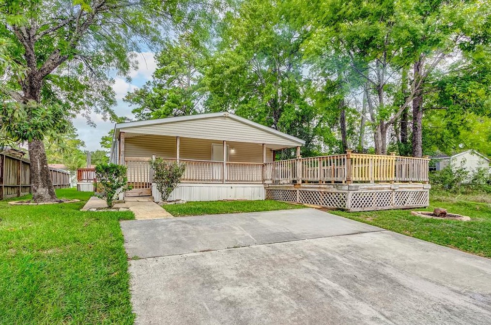 811 De Lorean Ct, Humble, TX 77396