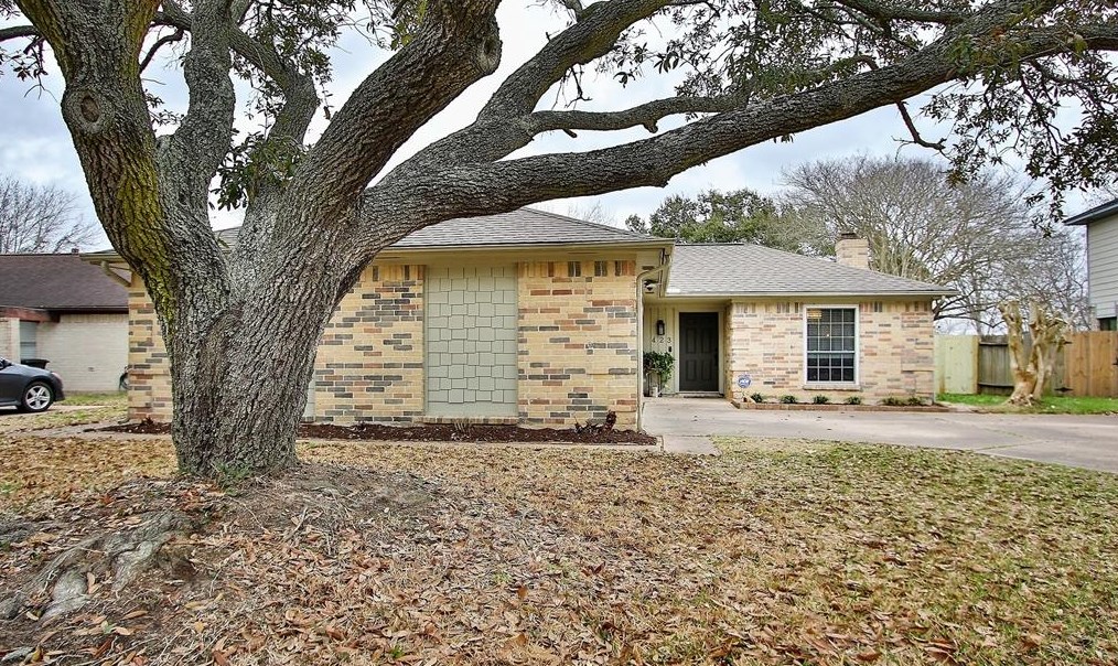423 Merriweather St, Houston, TX 77598-1807