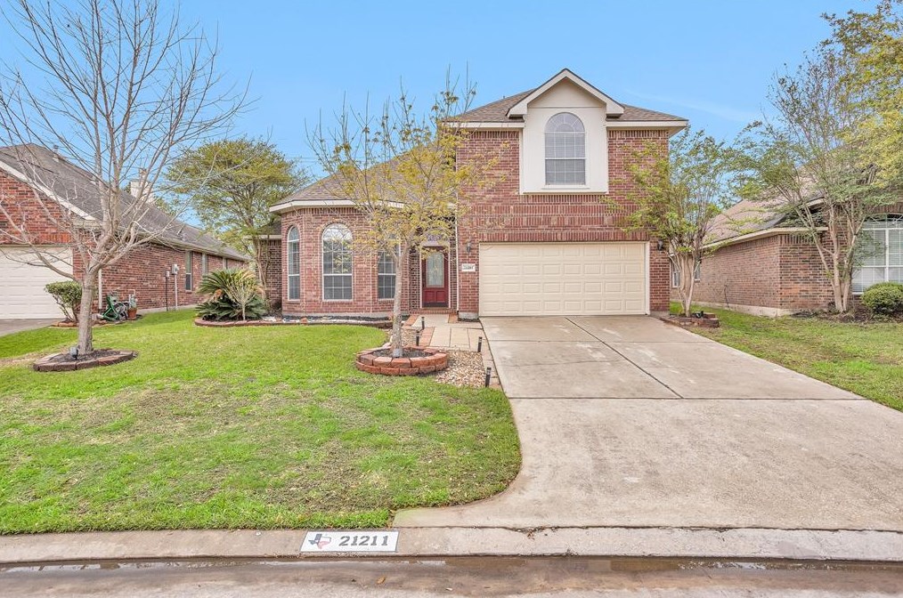 21211 Albany Park Ln, Spring, TX 77379-8525