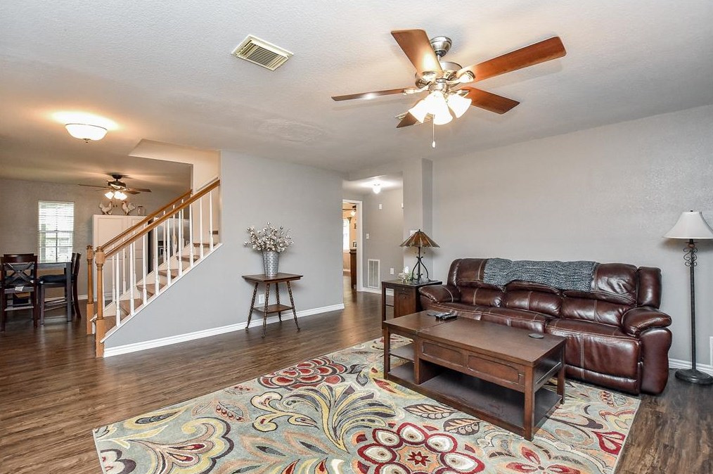 6022 10th St, Katy, TX 77493-1808