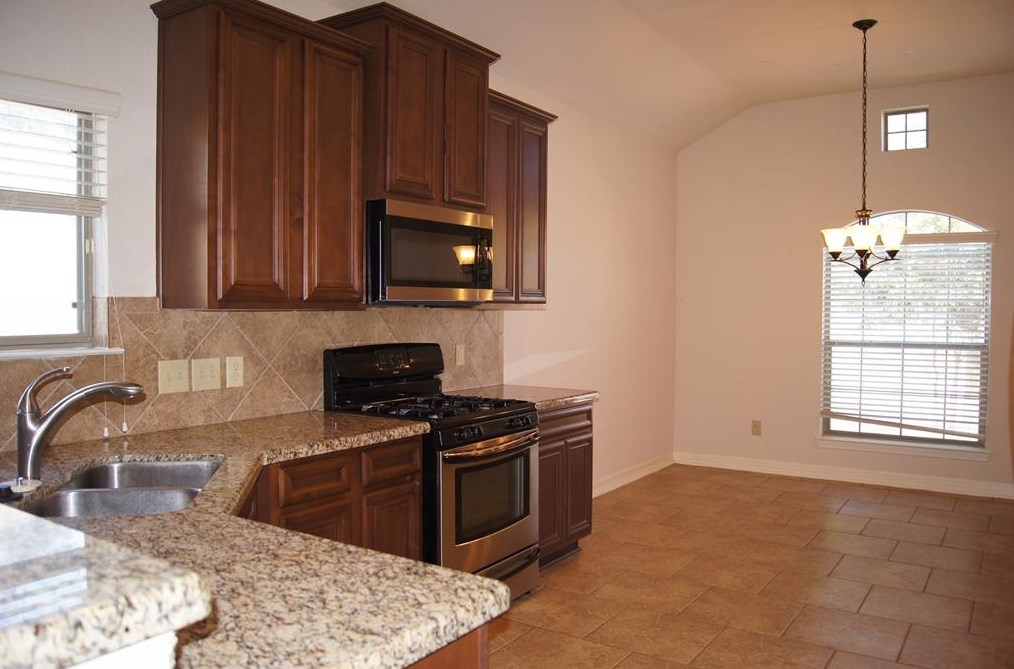 10252 Stone Gate Dr, Conroe, TX 77385