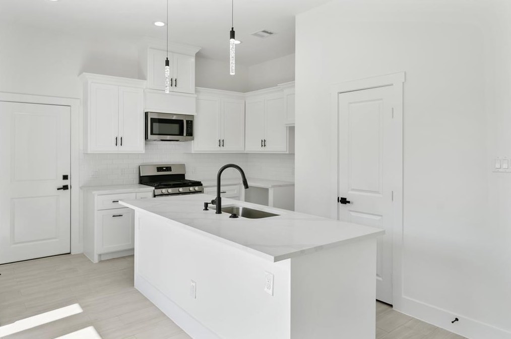 4515 Teton St, Houston TX  77051-1926 exterior