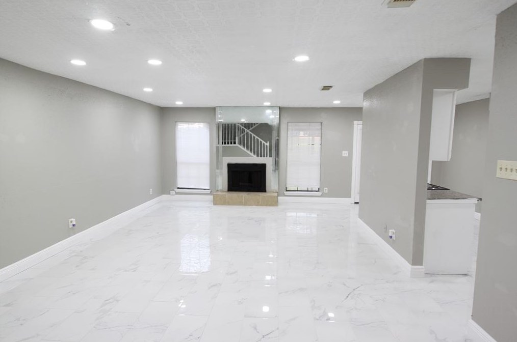 12941 Shannon Hills Dr, Houston, TX 77099-1101
