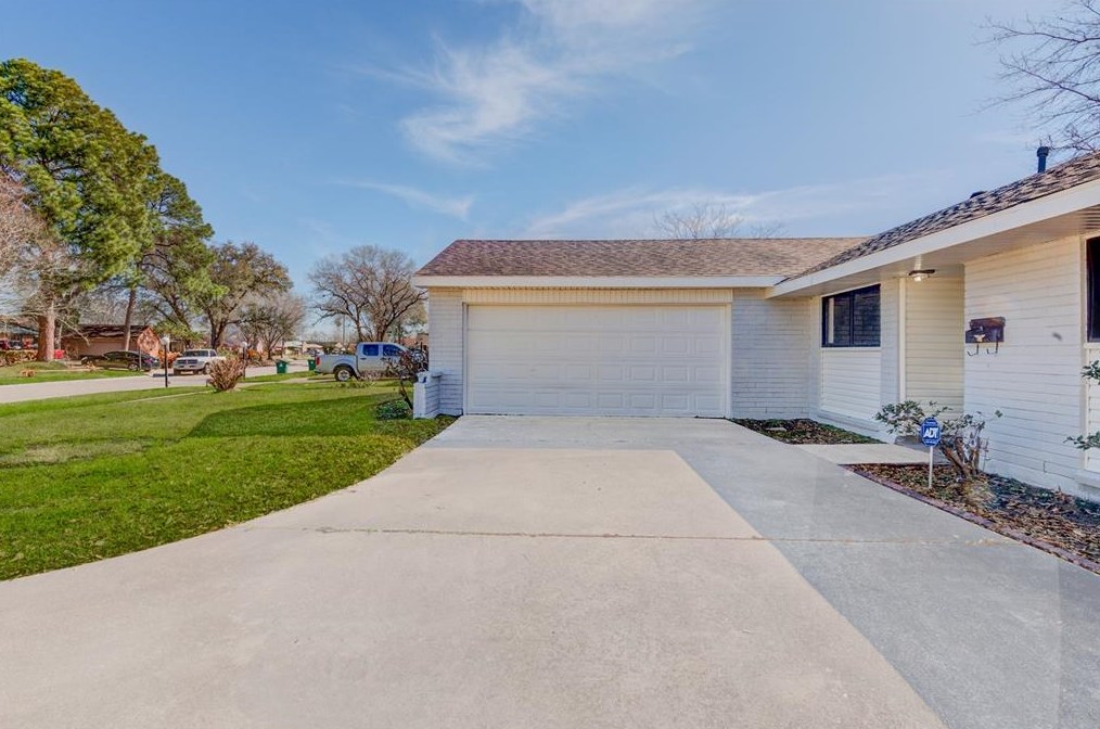 4803 Lotus St, Houston, TX 77045-3123