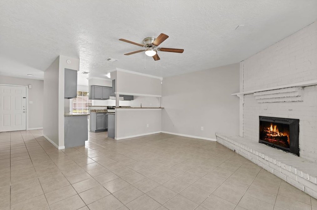 7514 Londres Dr, Houston TX  77083-3722 exterior