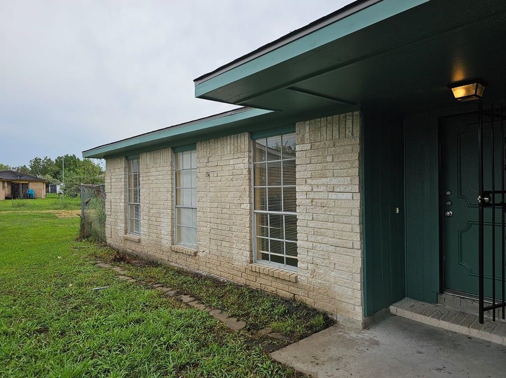 12210 Roandale Dr, Houston, TX 77048