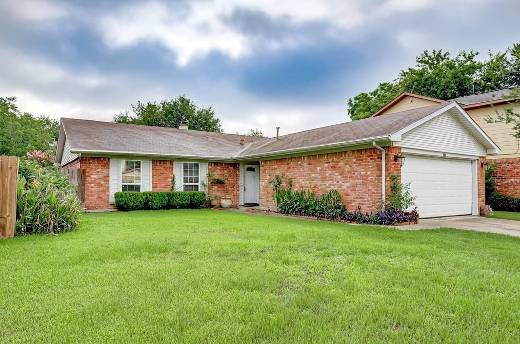 931 Grand Junction Dr, Katy TX  77450-3800 exterior