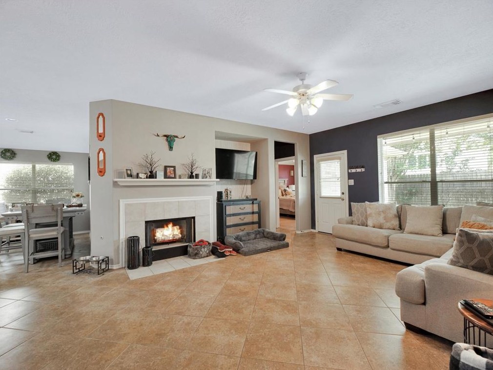 6002 Crestford Park Ln, Houston TX  77084-6399 exterior