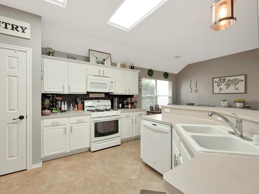 6002 Crestford Park Ln, Houston TX  77084-6399 exterior