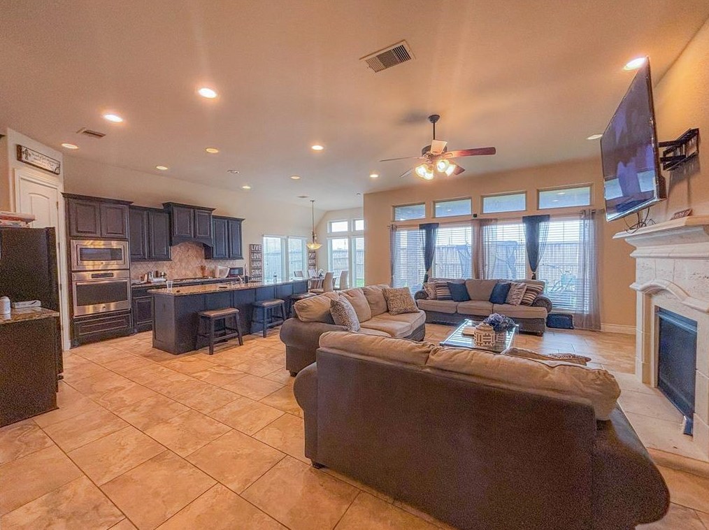 6743 Miller Shadow Ln, Sugar Land TX 77479 exterior