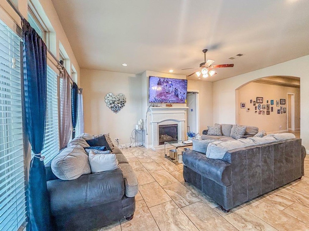 6743 Miller Shadow Ln, Sugar Land TX 77479 exterior