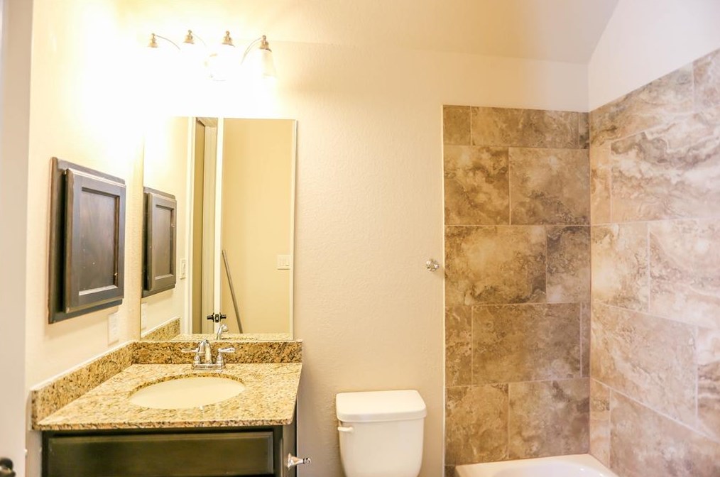 6743 Miller Shadow Ln, Sugar Land TX 77479 exterior