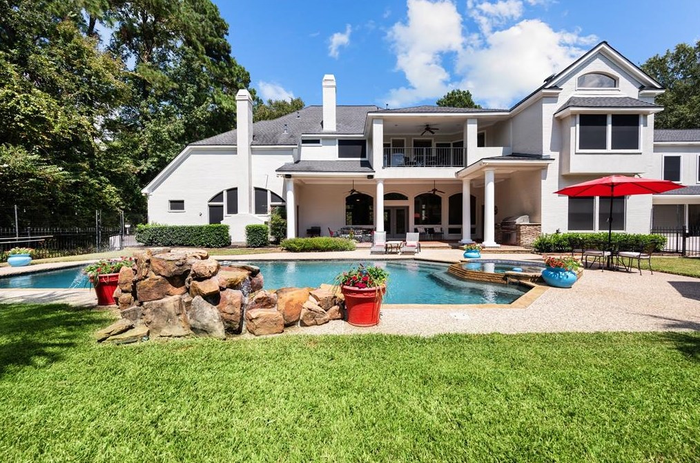 9019 Diamante Dr, Magnolia, TX 77354
