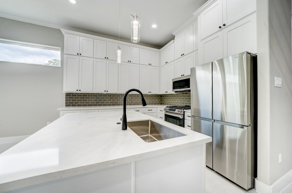 137 33 St, Houston TX  77022-5105 exterior