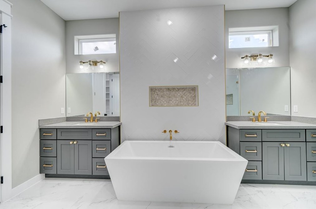 137 33 St, Houston TX  77022-5105 exterior