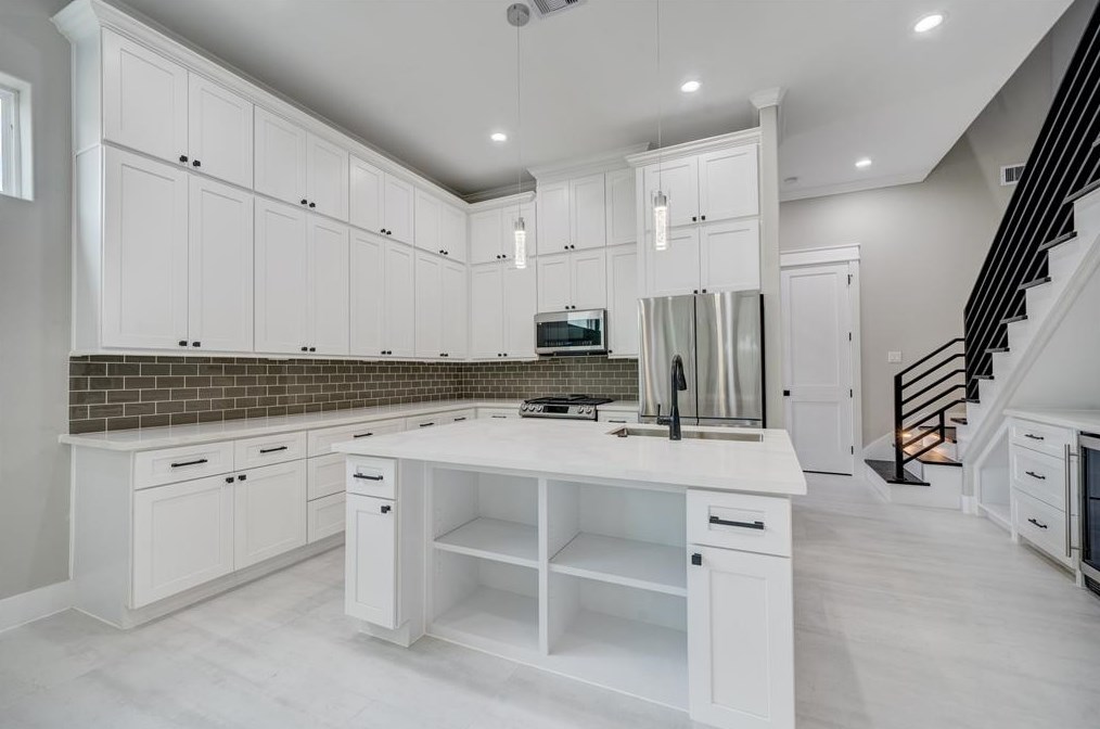 137 33rd St, Houston TX  77018-7711 exterior