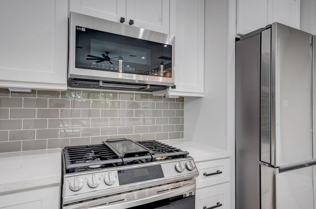 137 33 St, Houston TX  77022-5105 exterior