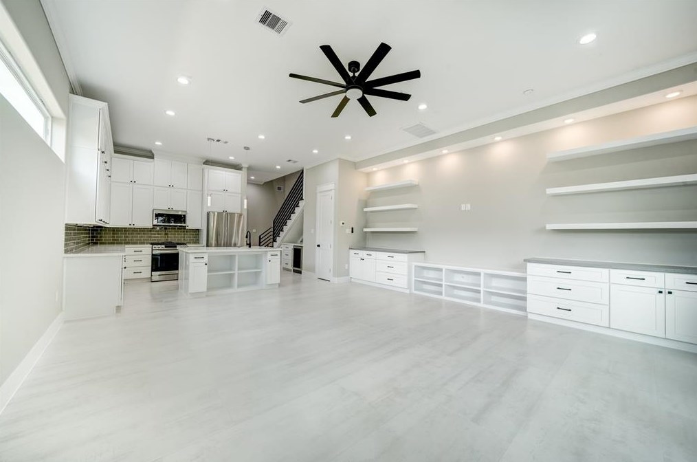 137 33 St, Houston TX  77022-5105 exterior