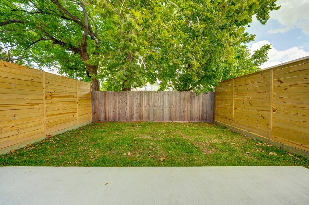 137 33 St, Houston TX  77022-5105 exterior