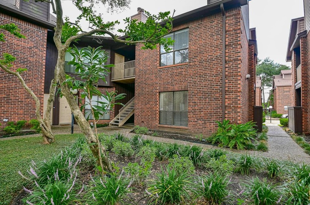 3130 Walnut Bend Ln #405, Houston, TX 77042