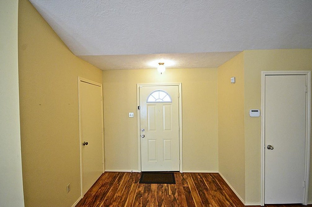 1727 Jo Ann Ln, Sugar Land, TX 77498