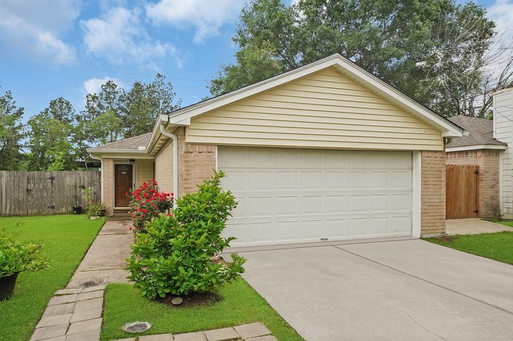 13110 Crystal Cove Dr, Houston, TX 77044-1813