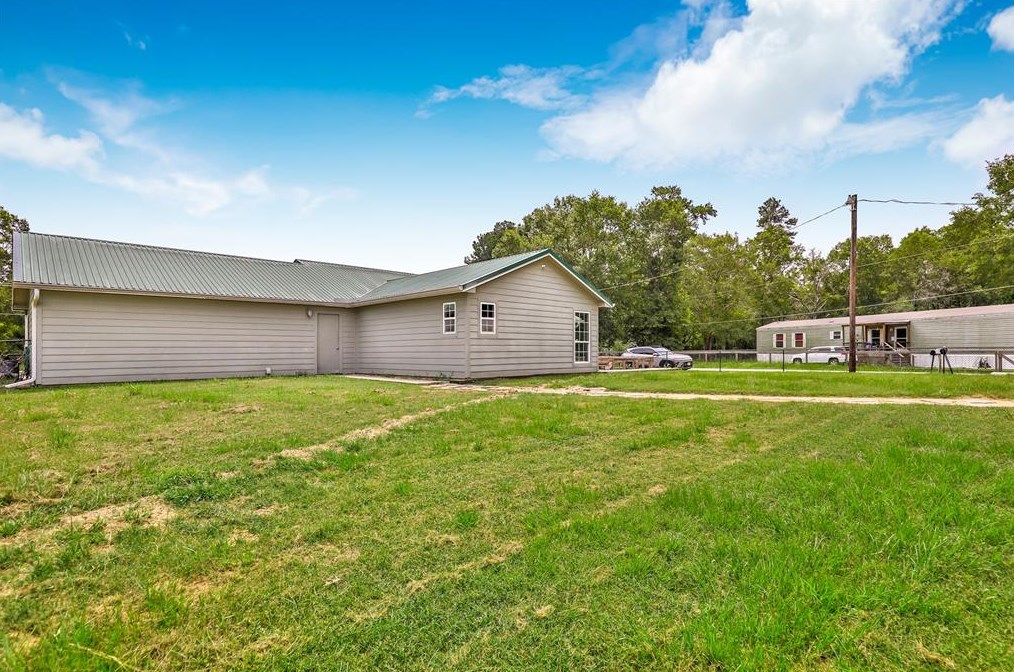 19479 Wells Rd, Conroe TX  77306-9342 exterior
