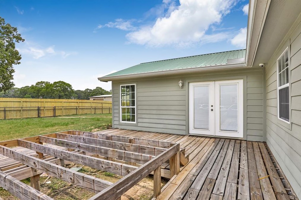 19479 Wells Rd, Conroe TX  77306-9342 exterior