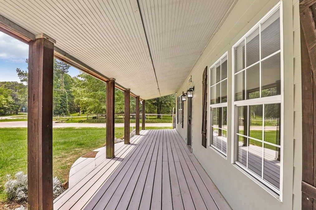 19479 Wells Rd, Conroe TX  77306-9342 exterior