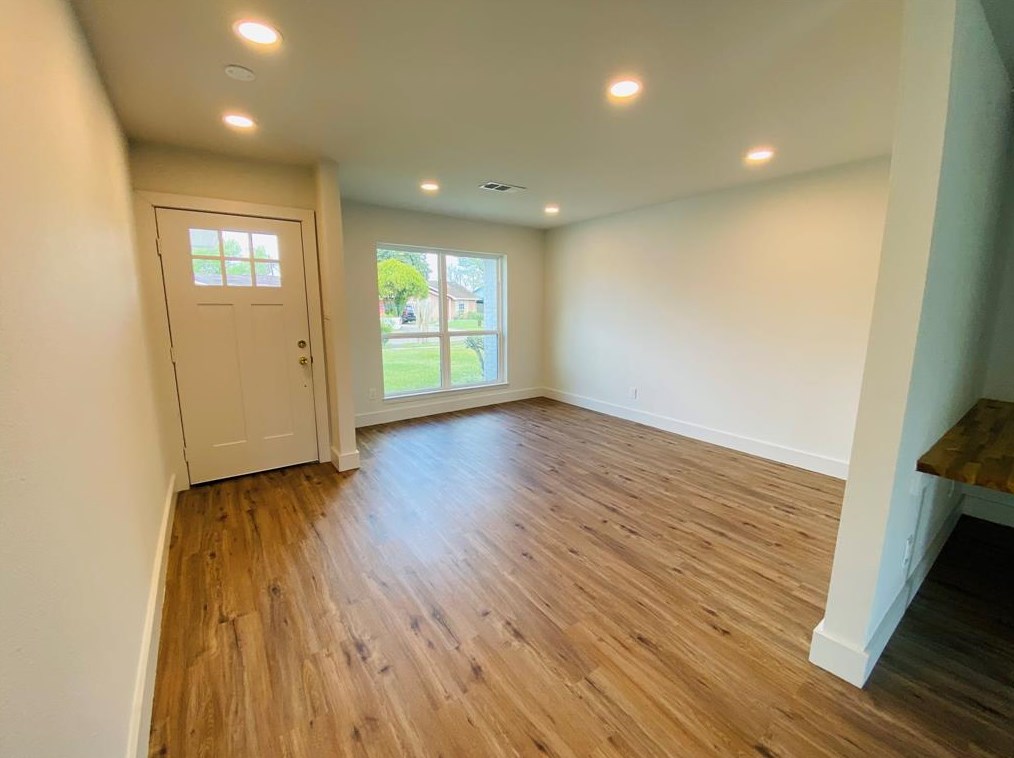 6119 Heatherbloom Dr, Houston TX  77085-3207 exterior