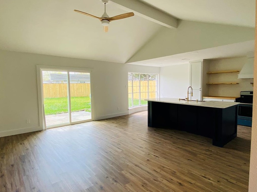 6119 Heatherbloom Dr, Houston TX  77085-3207 exterior