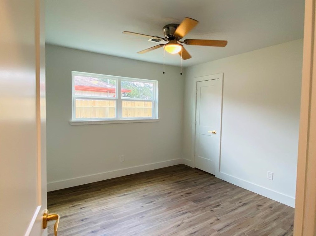 6119 Heatherbloom Dr, Houston TX  77085-3207 exterior