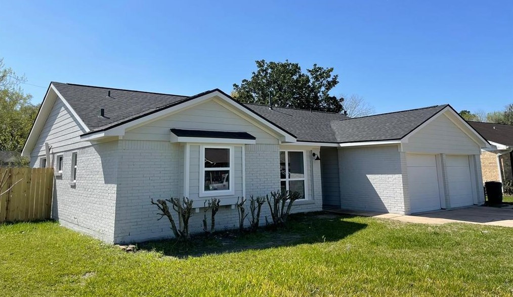 6119 Heatherbloom Dr, Houston, TX 77085-3205