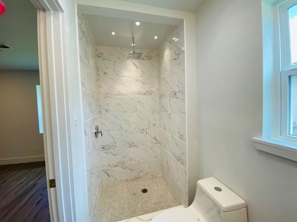 6119 Heatherbloom Dr, Houston TX  77085-3207 exterior