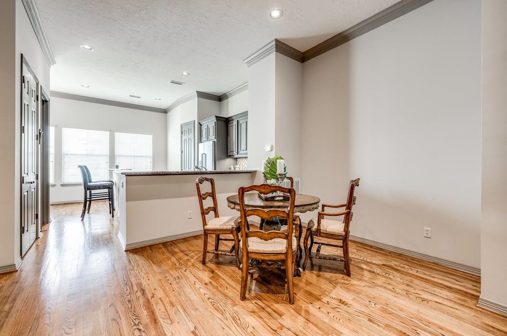 406 Roy, Houston TX  77007-5263 exterior