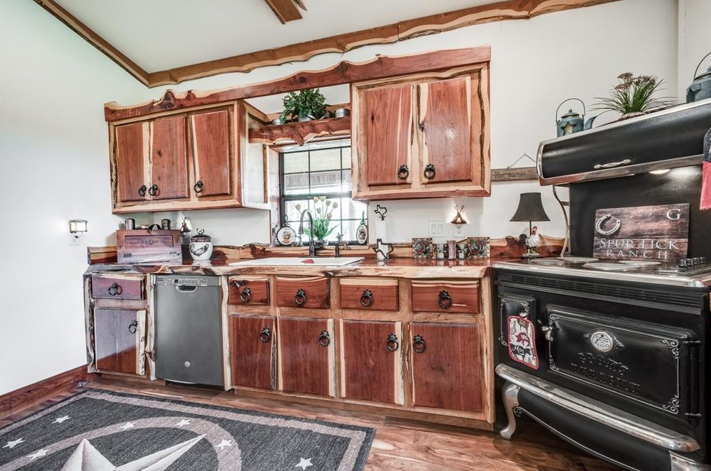 9521 Hermann Rd, Houston TX  77050-5603 exterior