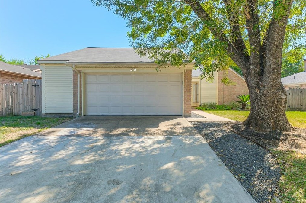 10507 Eagle Glen Dr, Houston, TX 77041