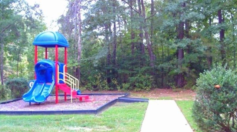 30 Bluebird Ln, Foneswood, VA 22572