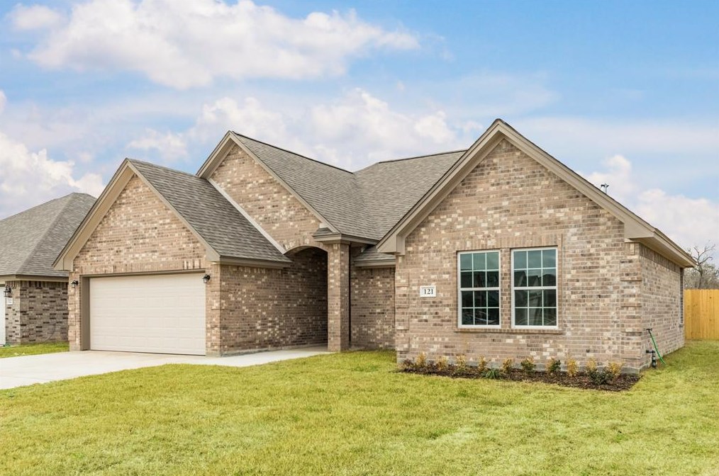 121 Concord Ave, Richwood, TX 77531-4754