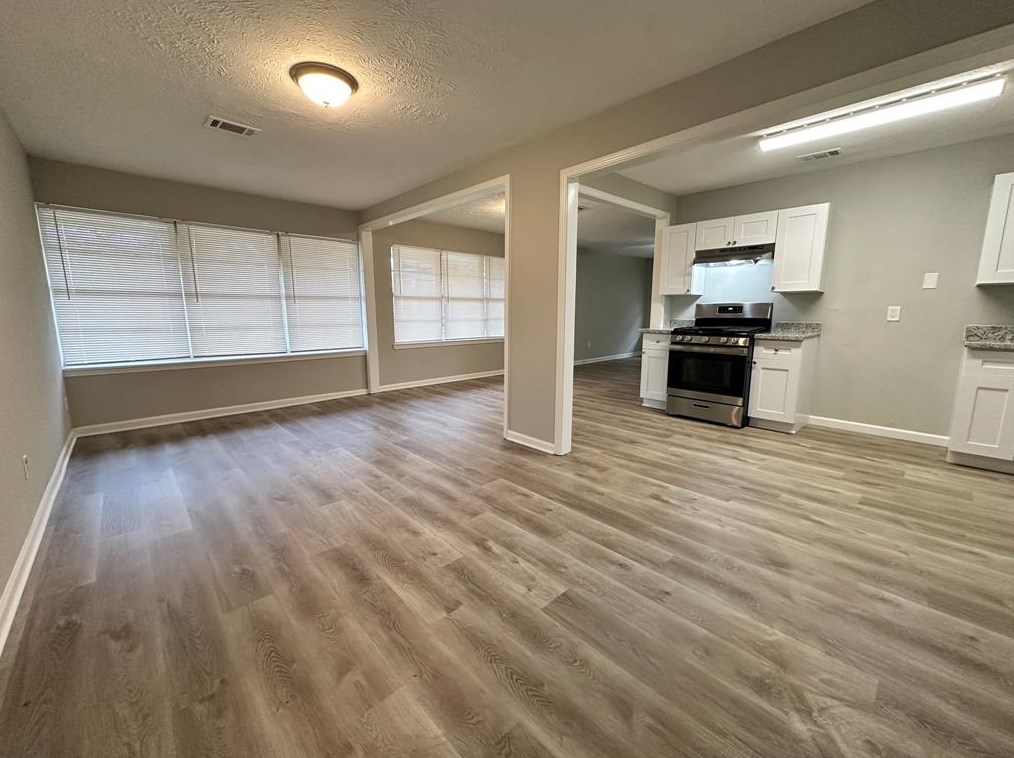 5822 Glenhurst Dr, Houston TX  77033-2008 exterior