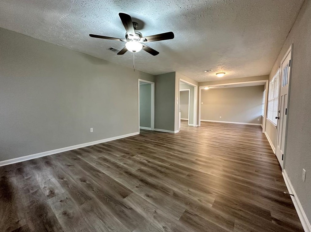 5822 Glenhurst Dr, Houston, TX 77033