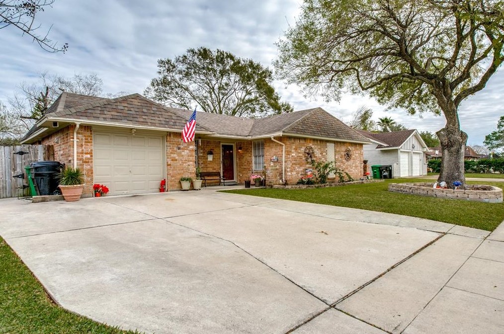 12023 Rhinebeck Dr, Houston, TX 77089-6426